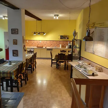 Konukevi Alte Posthalterei 3*